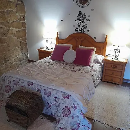 Caserio De Fontes * Nogueira De Ramuin