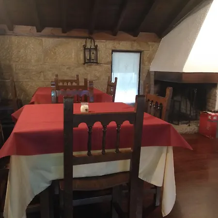 Caserio De Fontes Nogueira De Ramuin