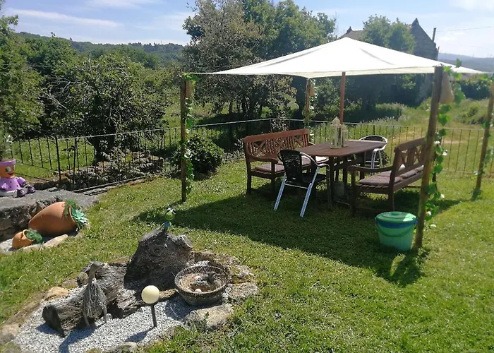 Caserio De Fontes * Nogueira De Ramuin