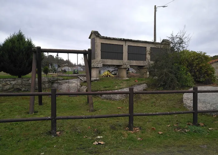 Caserio De Fontes Nogueira De Ramuin